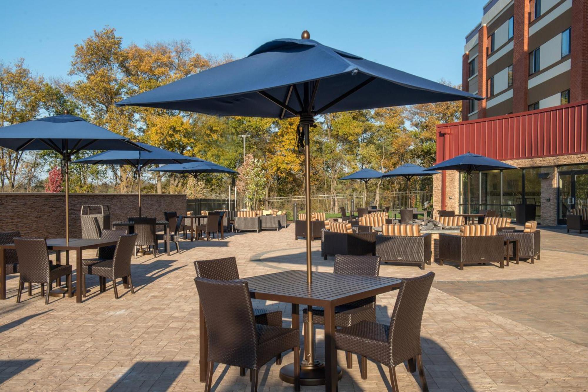 Courtyard By Marriott Shippensburg Hotel Exterior photo