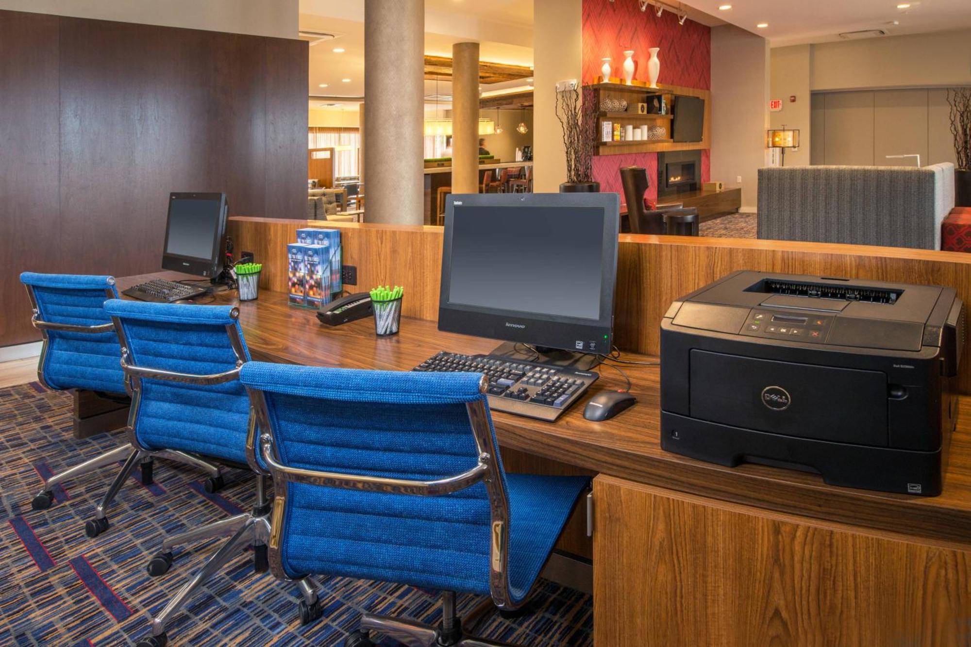 Courtyard By Marriott Shippensburg Hotel Exterior photo