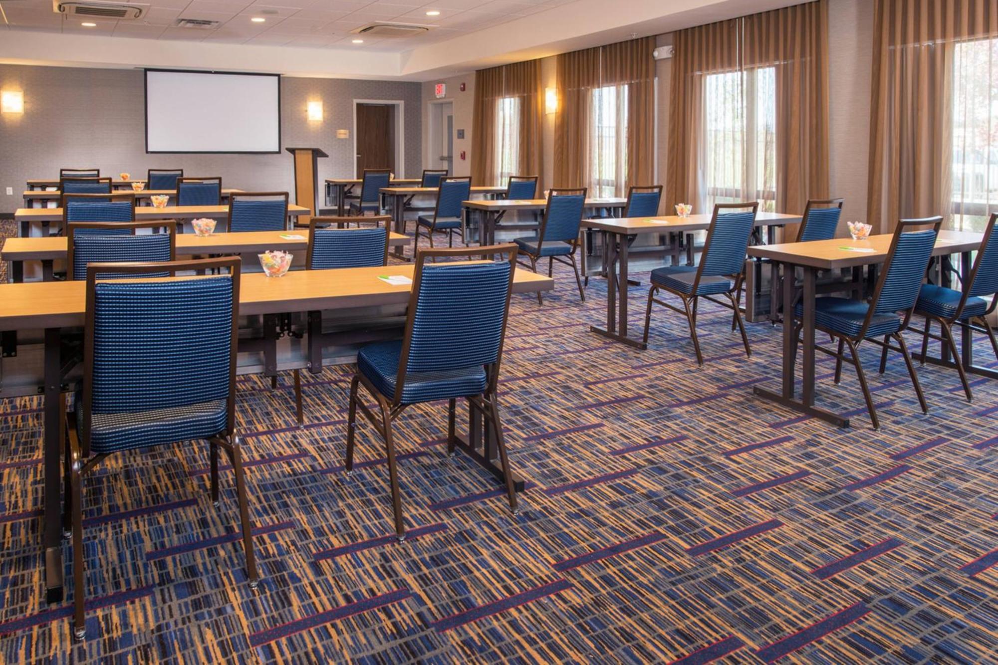 Courtyard By Marriott Shippensburg Hotel Exterior photo