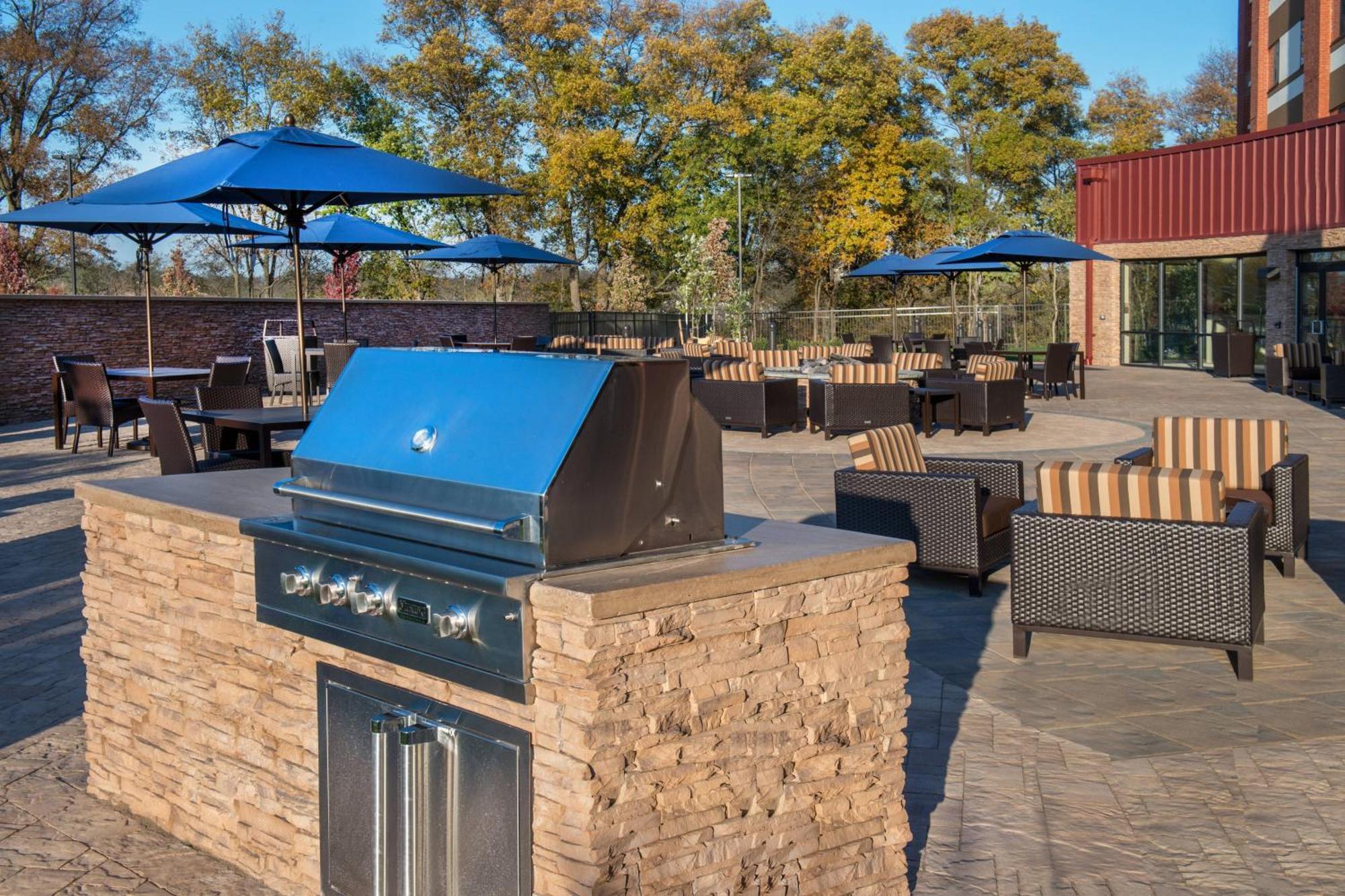 Courtyard By Marriott Shippensburg Hotel Exterior photo